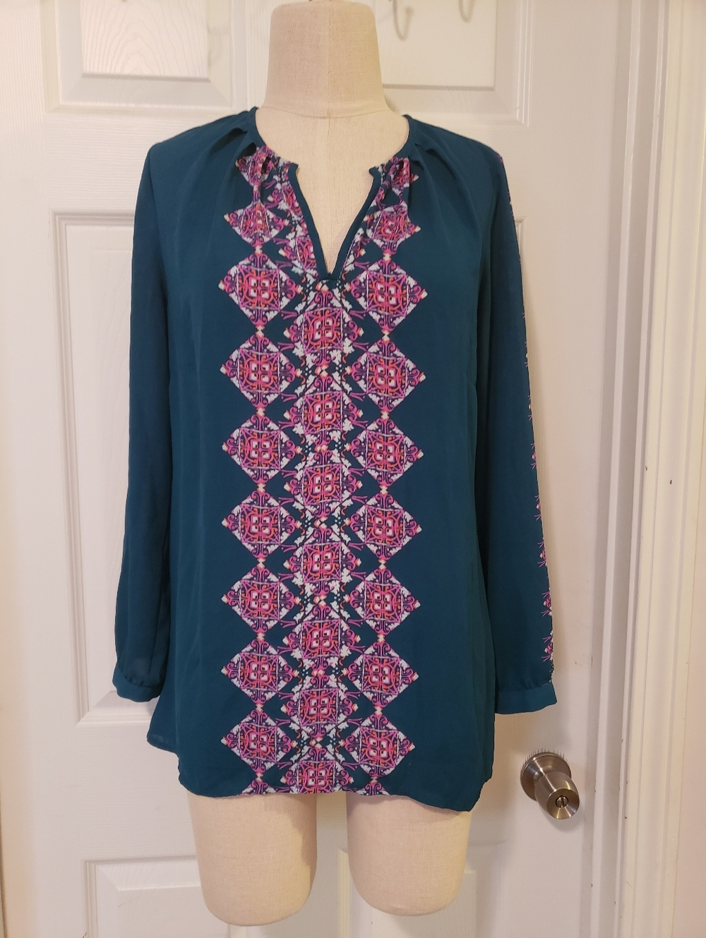 Women’s Teal Embroidered Long-Sleeve Tunic Top Size Medium